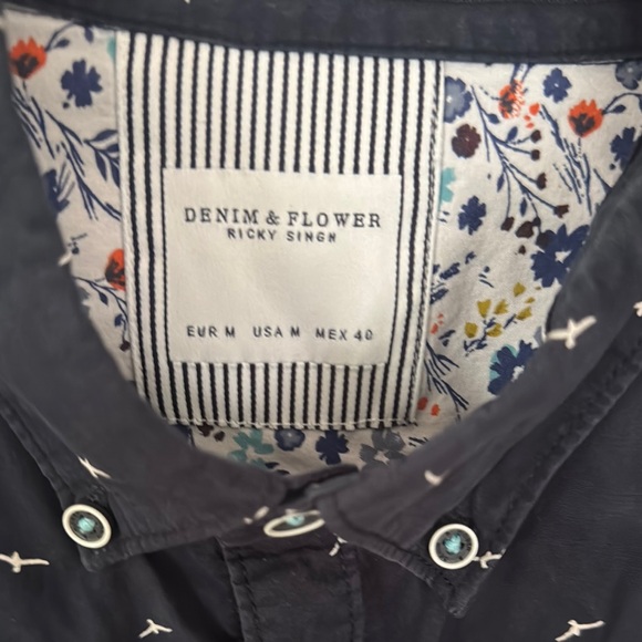 Denim & Flower Navy Blue Men’s Shirt Size Medium - Picture 3 of 4